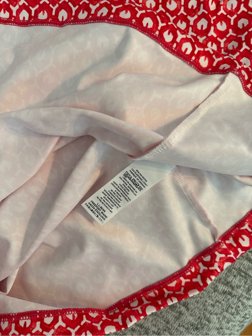 LL Bean Red Printed V-Neck Short Sleeve Fitness Dress - Picture 6 of 6
